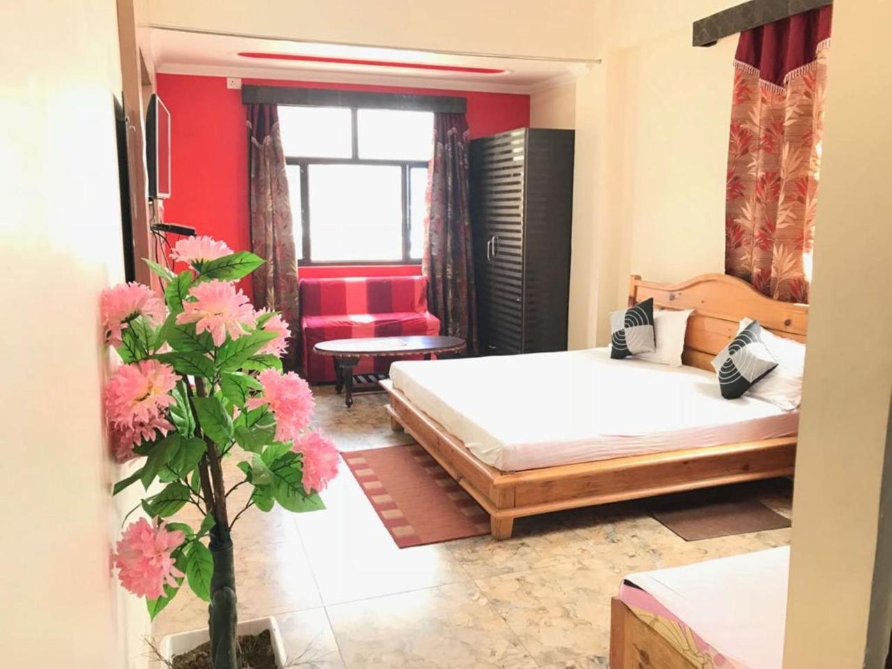 Oyo 37525 Hotel Mall Palace Pithoragarh Экстерьер фото